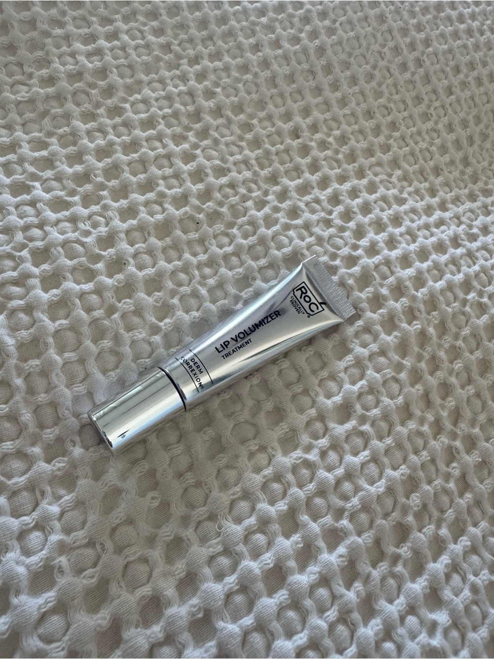 RoC Lip Volumizer Treatment Collagen Peptides + Hyalauronic Acid | NEW - Picture 7 of 7
